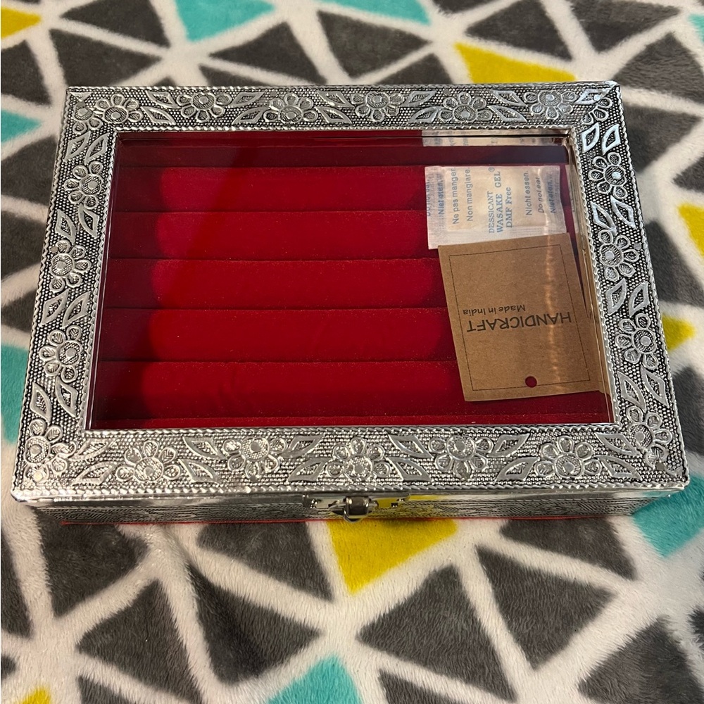 ❗️clearance/price firm❗️ Velvet and aluminum jewelry box